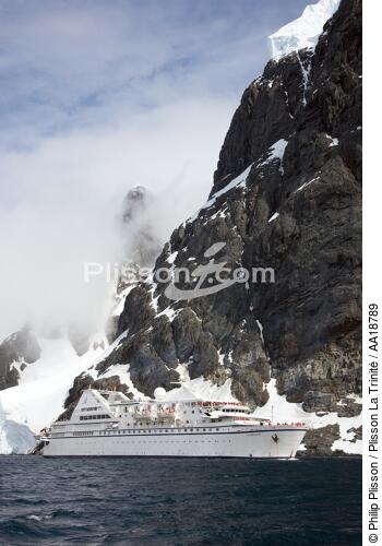 Antarctica. - © Philip Plisson / Plisson La Trinité / AA18789 - Photo Galleries - Big Cruises