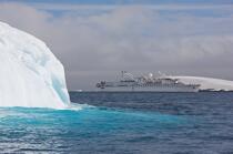 Antarctique. © Philip Plisson / Plisson La Trinité / AA18791 - Nos reportages photos - Iceberg