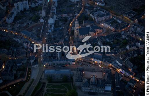 Vannes by night - © Philip Plisson / Plisson La Trinité / AA18961 - Photo Galleries - Moment of the day
