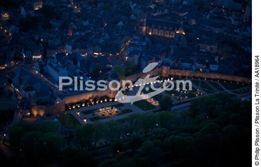 Vannes by night - © Philip Plisson / Plisson La Trinité / AA18964 - Photo Galleries - Moment of the day