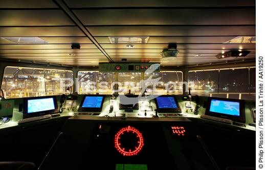 A bord d'un port-conteneur à Hong Kong - © Philip Plisson / Plisson La Trinité / AA19250 - Nos reportages photos - Le CMA CGM Marco Polo