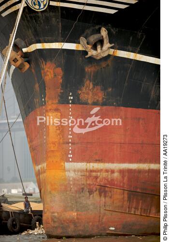 Dans le port de Bangkok. - © Philip Plisson / Plisson La Trinité / AA19273 - Nos reportages photos - Elément d'un bateau