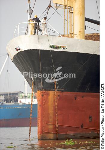Dans le port de Bangkok. - © Philip Plisson / Plisson La Trinité / AA19278 - Nos reportages photos - Elément d'un bateau