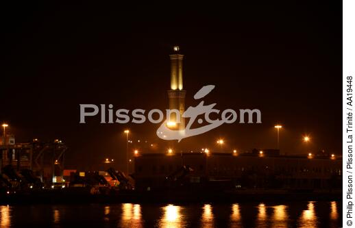 Phare de Gênes - © Philip Plisson / Plisson La Trinité / AA19448 - Nos reportages photos - Nuit