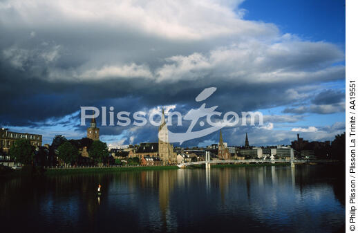 Inverness capitale des Highlands - © Philip Plisson / Plisson La Trinité / AA19551 - Nos reportages photos - Ecosse