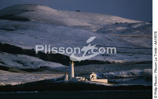 Le phare de South Fair Isle - © Philip Plisson / Plisson La Trinité / AA19578 - Nos reportages photos - Ecosse