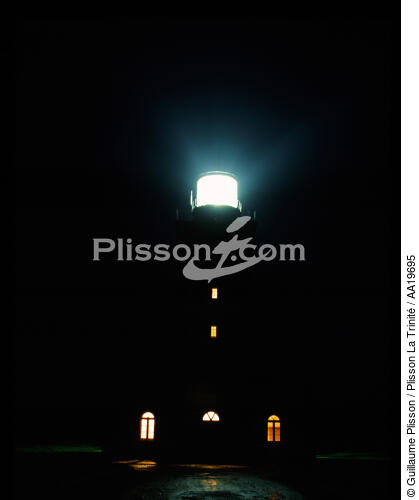 Goulphar Lighthouse in france - © Guillaume Plisson / Plisson La Trinité / AA19695 - Photo Galleries - Lighthouse [56]