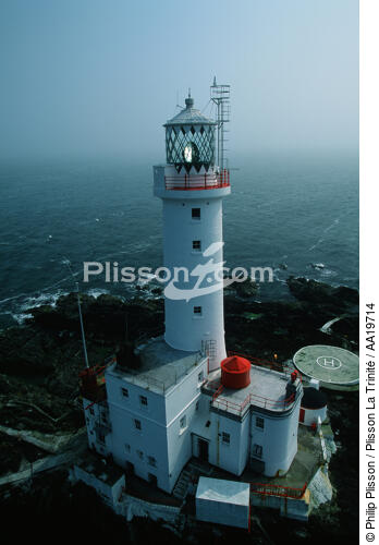 Le phare de Tuskar Rock en Irlande - © Philip Plisson / Plisson La Trinité / AA19714 - Nos reportages photos - Phare [Irl]