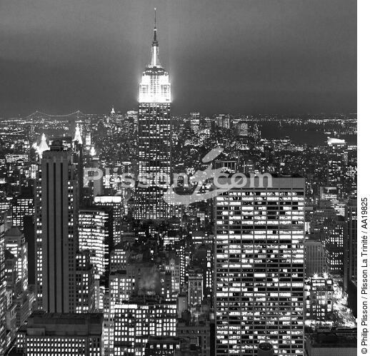 New-York by night. - © Philip Plisson / Plisson La Trinité / AA19825 - Photo Galleries - United States [The]