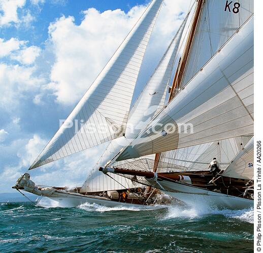 Astra & Candida in Nioulargue. - © Philip Plisson / Plisson La Trinité / AA20266 - Photo Galleries - J Class yacht