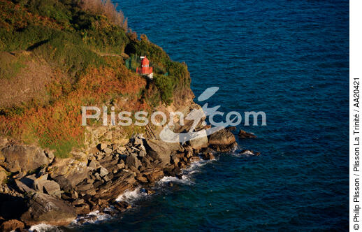 Small lighthouse at the tip of the Cross,Island Groix. - © Philip Plisson / Plisson La Trinité / AA20421 - Photo Galleries - Groix