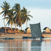Belo sur mer © Philip Plisson / Plisson La Trinité / AA20449 - Photo Galleries - Town [Madagascar]