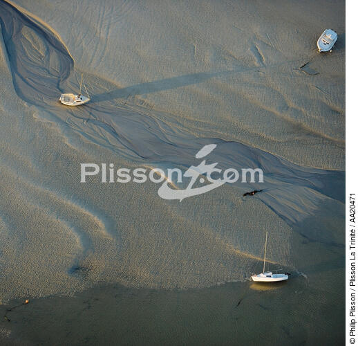 The handle of the Pô in Carnac. - © Philip Plisson / Plisson La Trinité / AA20471 - Photo Galleries - Low tide