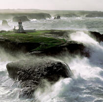 Pointe des Poulains on Belle Isle © Philip Plisson / Plisson La Trinité / AA20576 - Photo Galleries - Storms