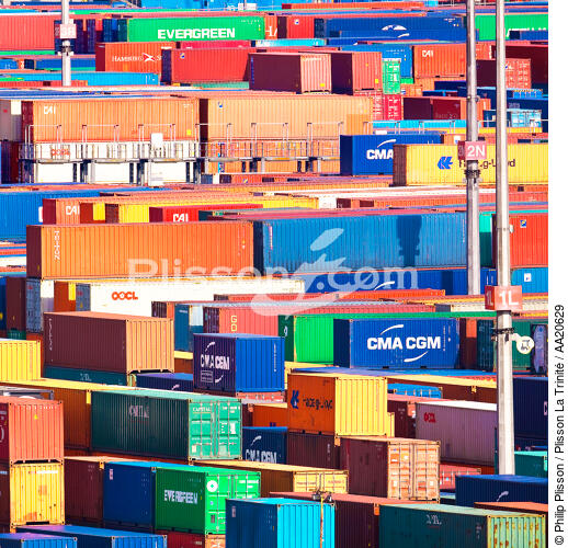 Containers. - © Philip Plisson / Plisson La Trinité / AA20629 - Photo Galleries - CMA CGM Marco Polo