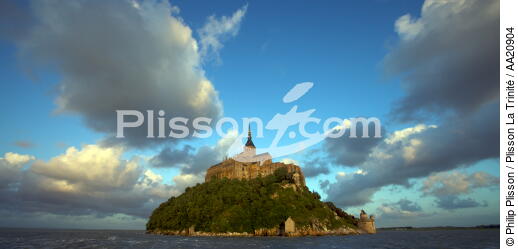 Le Mont-Saint-Michel. - © Philip Plisson / Plisson La Trinité / AA20904 - Nos reportages photos - Ville [50]