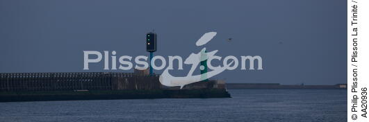 Boulogne. - © Philip Plisson / Plisson La Trinité / AA20936 - Nos reportages photos - De Dunkerque à la Baie de Somme