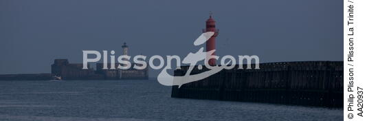 Boulogne. - © Philip Plisson / Plisson La Trinité / AA20937 - Nos reportages photos - Boulogne sur mer