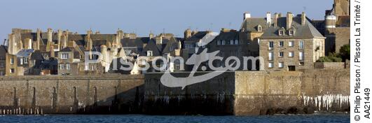Saint-Malo. - © Philip Plisson / Plisson La Trinité / AA21449 - Photo Galleries - Emerald Coast [The]