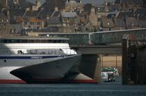 Saint-Malo. © Philip Plisson / Plisson La Trinité / AA21516 - Nos reportages photos - Ferry