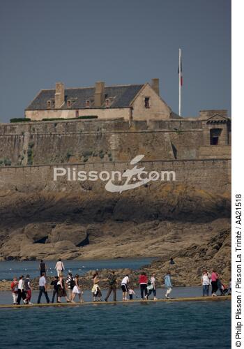 Le Fort National devant Saint-Malo. - © Philip Plisson / Plisson La Trinité / AA21518 - Nos reportages photos - Fort National [le]
