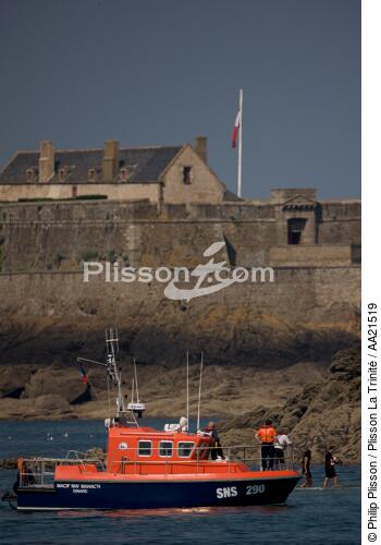 Le Fort National in front of Saint-Malo. - © Philip Plisson / Plisson La Trinité / AA21519 - Photo Galleries - Ille & Vilaine