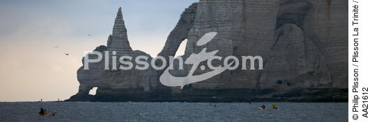 The cliffs of Etretat. - © Philip Plisson / Plisson La Trinité / AA21612 - Photo Galleries - Cliff