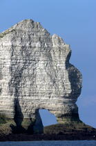 The cliffs of Etretat. © Philip Plisson / Plisson La Trinité / AA21615 - Photo Galleries - Seine Maritime