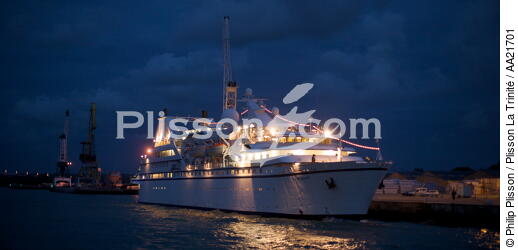Honfleur. - © Philip Plisson / Plisson La Trinité / AA21701 - Photo Galleries - Big Cruises