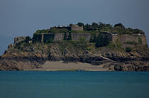 The island of Rimains in front of Cancale. © Philip Plisson / Plisson La Trinité / AA21781 - Photo Galleries - Town [35]