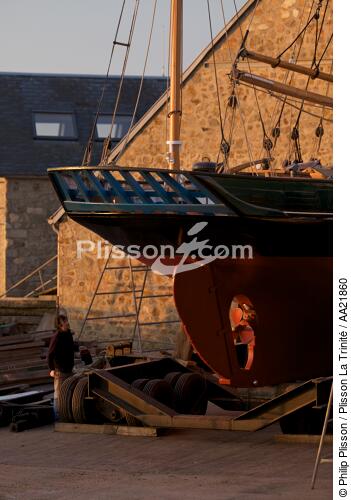 Saint-Vaast la Hougue. - © Philip Plisson / Plisson La Trinité / AA21860 - Nos reportages photos - Chantier Naval