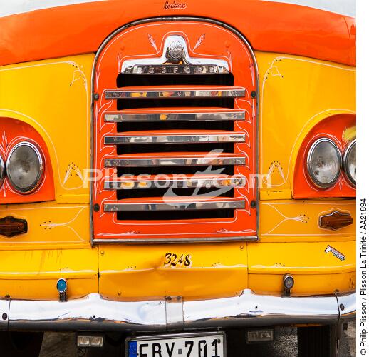 Maltese bus - © Philip Plisson / Plisson La Trinité / AA21894 - Photo Galleries - Urban