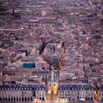 Crépuscule sur Bordeaux. © Philip Plisson / Plisson La Trinité / AA21933 - Nos reportages photos - Crépuscule