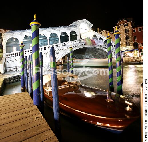 Ponte di Rialto Venezia - © Philip Plisson / Plisson La Trinité / AA21936 - Nos reportages photos - Venise sous tous les angles