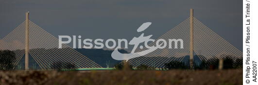 Le pont de Brotonne. - © Philip Plisson / Plisson La Trinité / AA22007 - Nos reportages photos - Pont suspendu