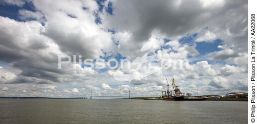 Bord de Seine. - © Philip Plisson / Plisson La Trinité / AA22068 - Photo Galleries - Cloud