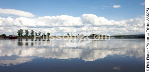 Bord de Seine. - © Philip Plisson / Plisson La Trinité / AA22073 - Photo Galleries - Cloud