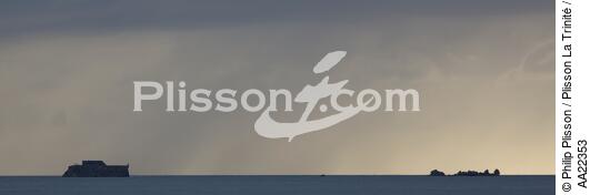 La Conchée devant Saint-Malo. - © Philip Plisson / Plisson La Trinité / AA22353 - Nos reportages photos - Site [35]