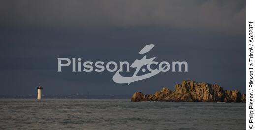 Le phare de la Pierre de Herpin. - © Philip Plisson / Plisson La Trinité / AA22371 - Nos reportages photos - Ille-et-Vilaine