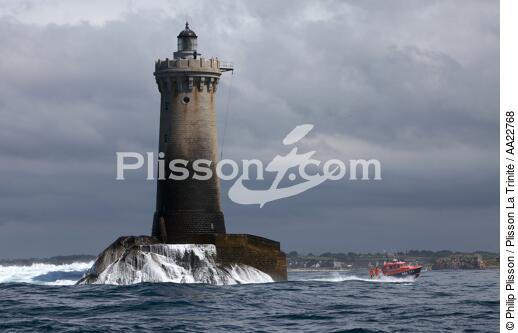 Le phare du Four. - © Philip Plisson / Plisson La Trinité / AA22768 - Nos reportages photos - SNSM