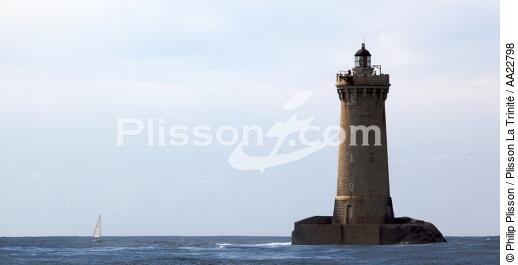 Le phare du Four. - © Philip Plisson / Plisson La Trinité / AA22798 - Nos reportages photos - Mer calme