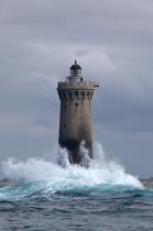 Le phare du Four. © Philip Plisson / Plisson La Trinité / AA22801 - Nos reportages photos - Vague