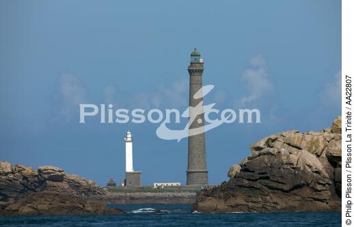 Le phare de l'île Vierge - © Philip Plisson / Plisson La Trinité / AA22807 - Nos reportages photos - Rocher