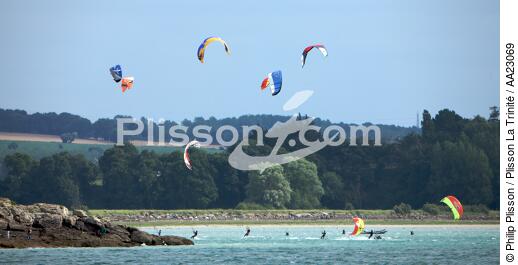 Kitesurf à Lancieux. - © Philip Plisson / Plisson La Trinité / AA23069 - Nos reportages photos - Kitesurf