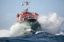 Canot de sauvetage - SNSM © Philip Plisson / Plisson La Trinité / AA23112 - Nos reportages photos - Sauvetage en mer