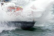 Lifeboat - SNSM © Philip Plisson / Plisson La Trinité / AA23116 - Photo Galleries - Lifesaving at sea