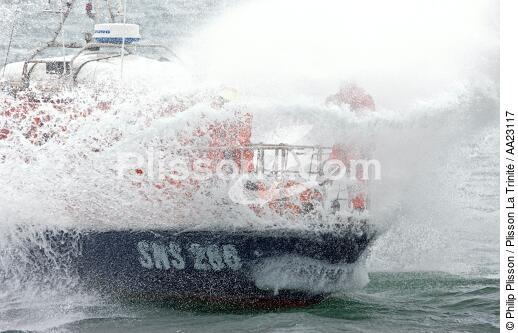 Lifeboat - SNSM - © Philip Plisson / Plisson La Trinité / AA23117 - Photo Galleries - Sea Rescue