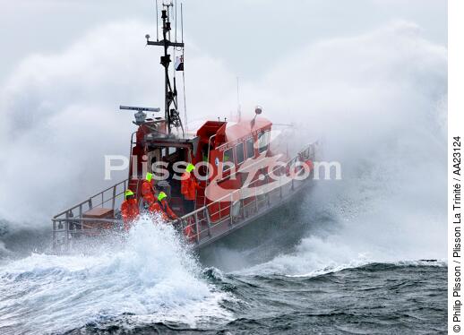 Canot de sauvetage - SNSM - © Philip Plisson / Plisson La Trinité / AA23124 - Nos reportages photos - Sauveteur en mer