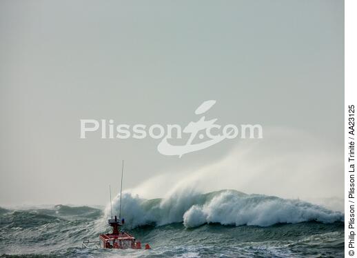 Canot de sauvetage - SNSM - © Philip Plisson / Plisson La Trinité / AA23125 - Nos reportages photos - SNSM