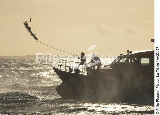 Canot de sauvetage - SNSM - © Philip Plisson / Plisson La Trinité / AA23127 - Nos reportages photos - SNSM